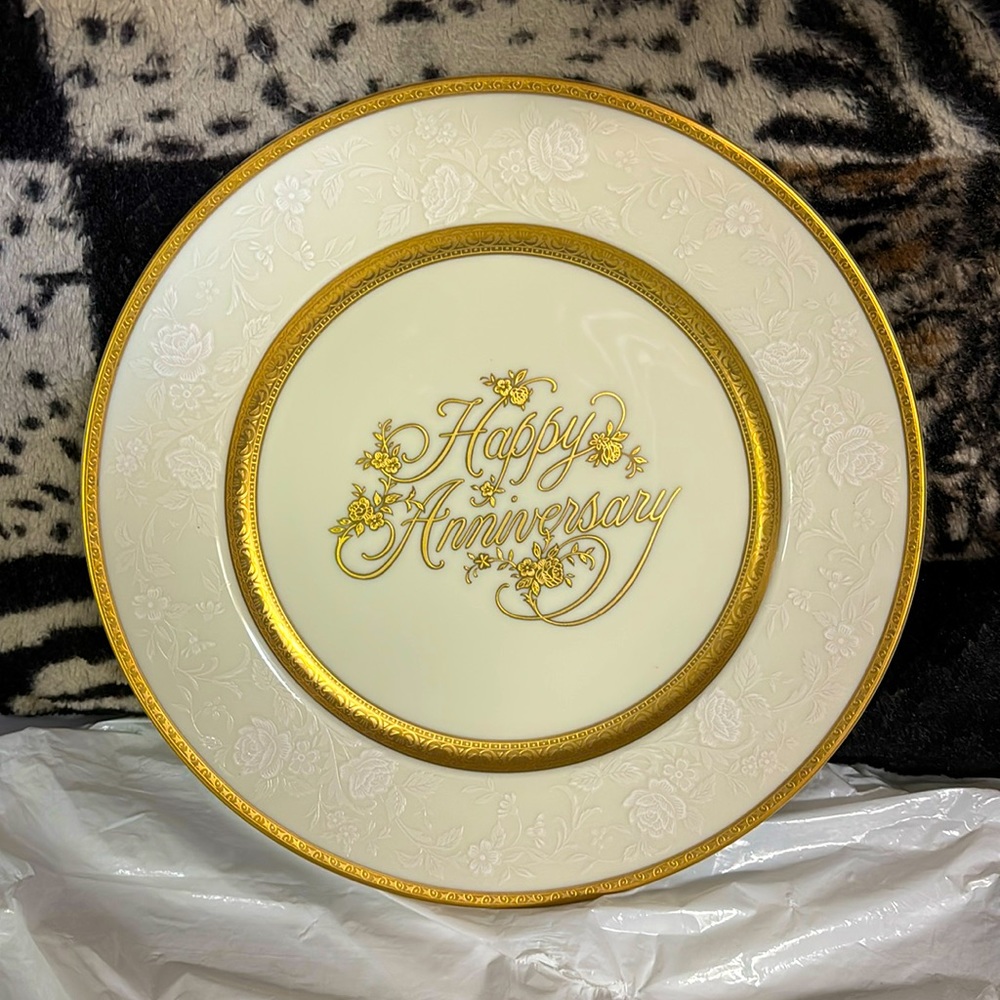 Happy Anniversary Gold. 11’’ plate